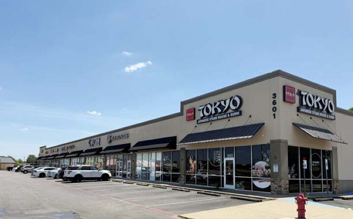 Pictures of Retail, Restaurant property located at 3601 W Main St, Durant, OK 74701 for lease - image #1
