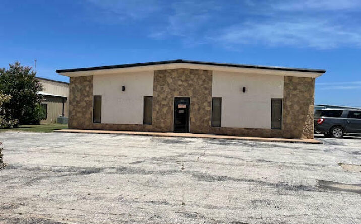 Pictures of Office property located at 142 Tannehill Dr, Abilene, TX 79602 for lease - image #1