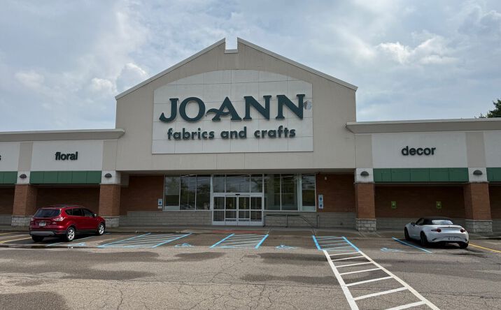 Pictures of Retail property located at 3323 Century Center St SW, Grandville, MI 49418 for lease - image #1
