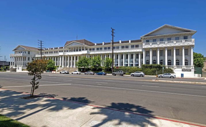Pictures of Retail property located at 20501 Ventura Blvd, Woodland Hills, CA 91364 for lease - image #1