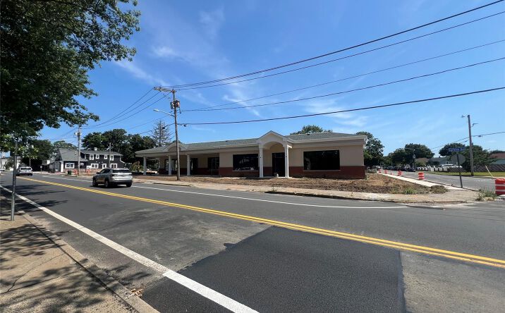 Pictures of Land property located at 120 Carleton Avenue, Islip, NY 11722 for lease - image #1
