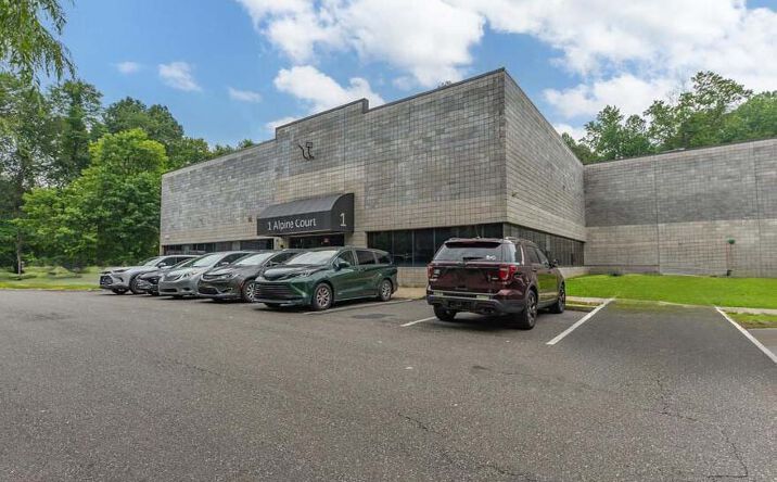 Pictures of Office property located at 1 Alpine Ct, Chestnut Ridge, NY 10901 for lease - image #1