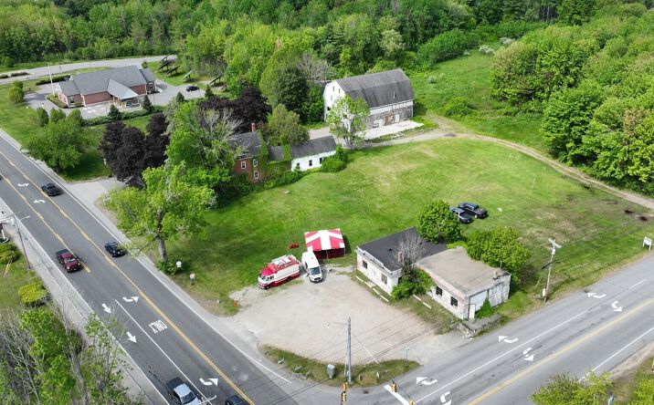 Pictures of Retail, Office, Restaurant property located at 70 Portland Rd, Kennebunk, ME 04043 for lease - image #1