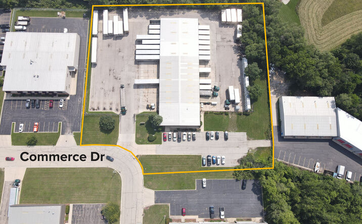 Pictures of Industrial property located at 825 Commerce Dr, South Elgin, IL 60177 for lease - image #1