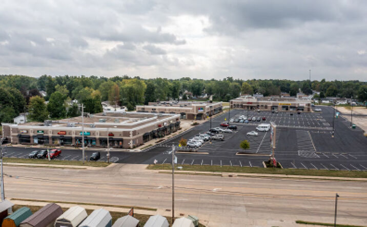 Pictures of Retail, Office, Restaurant property located at 2273 Washington Rd, Washington, IL 61571 for lease - image #1