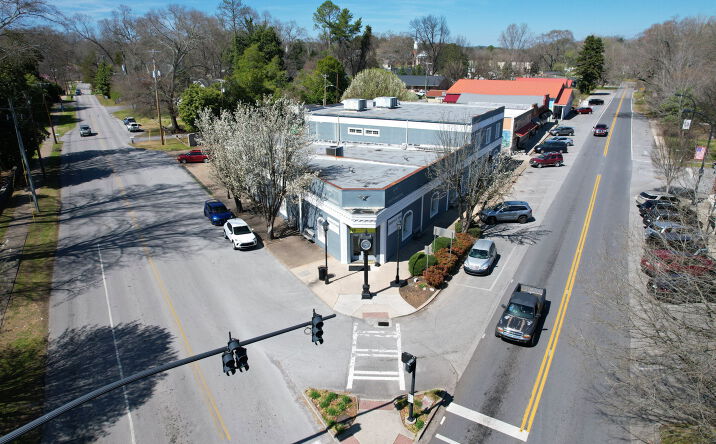 Pictures of Office property located at 105 Lee Ave, Chickamauga, GA 30707 for lease - image #1