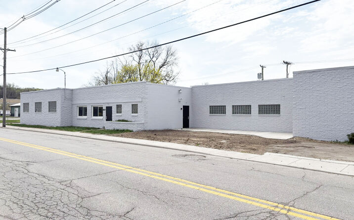 Pictures of Industrial property located at 1017 S Logan St, Mishawaka, IN 46544 for lease - image #1