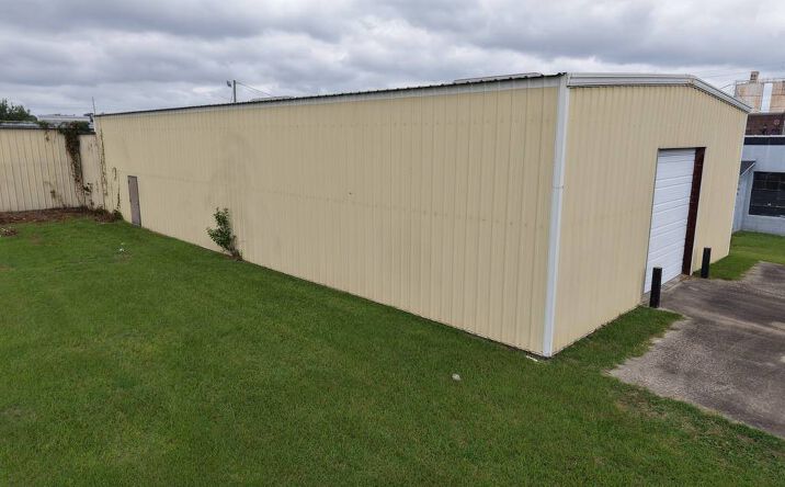 Pictures of Industrial property located at 213 W 9th St, Greenville, NC 27834 for lease - image #1