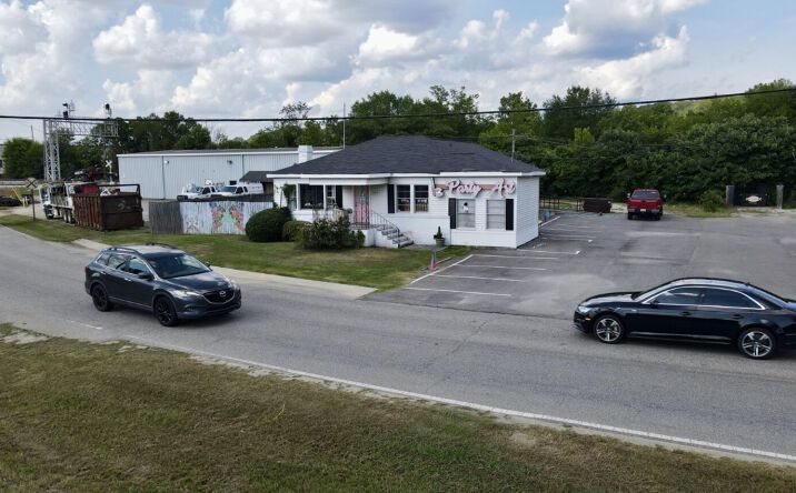 Pictures of Retail, Office property located at 3183 Lee St, Pelham, AL 35124 for lease - image #1