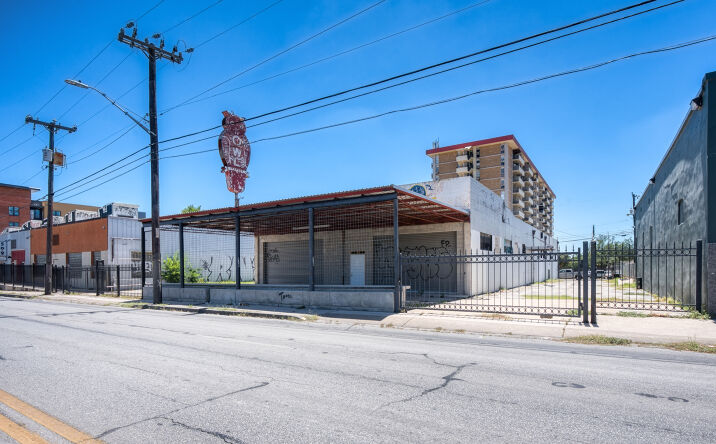 Pictures of Retail, Industrial, Restaurant property located at 515 San Pedro Ave, San Antonio, TX 78212 for lease - image #1