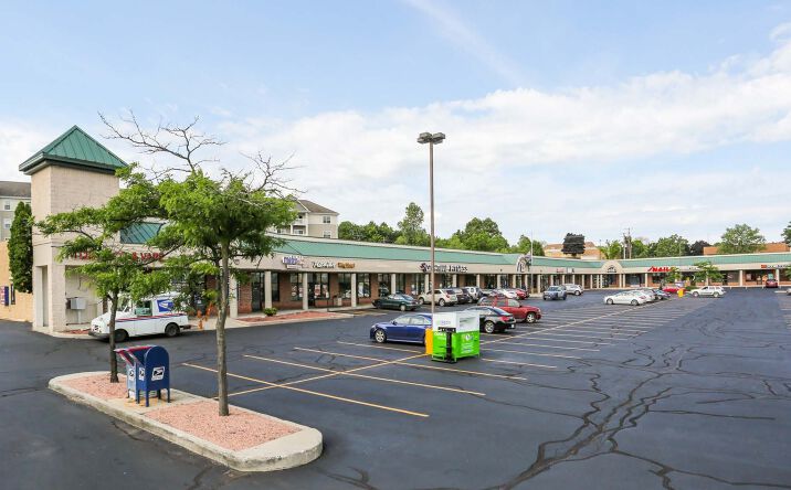 Pictures of Retail, Restaurant property located at 6917 W Brown Deer Rd, Milwaukee, WI 53223 for lease - image #1