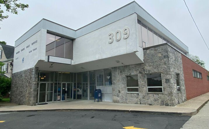 Pictures of Office property located at 309 Main St, Islip, NY 11751 for lease - image #1