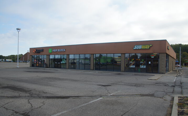 Pictures of Retail property located at 2260 Dixie Hwy, Hamilton, OH 45015 for lease - image #1