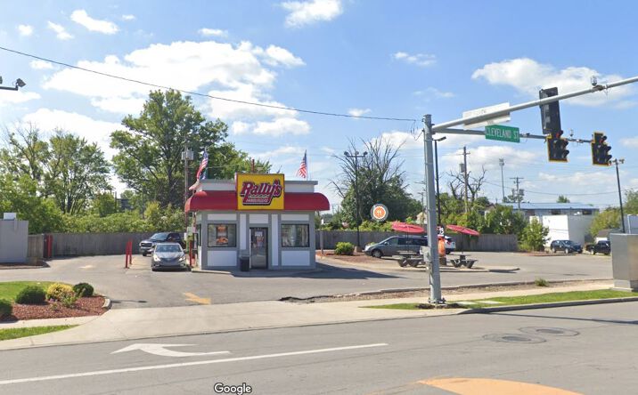 Pictures of Retail, Restaurant property located at 711 Cleveland St, Elyria, OH 44035 for lease - image #1