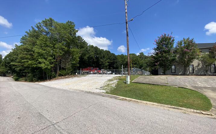 Pictures of Land property located at Owens Pkwy, Pelham, AL 35244 for lease - image #1