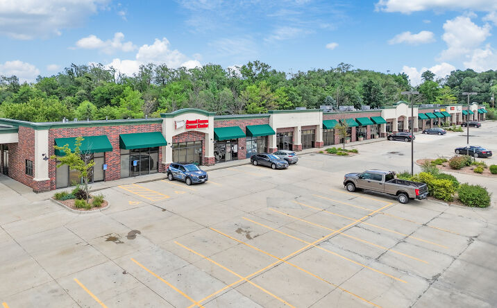 Pictures of Retail, Office, Restaurant property located at 5921 SE 14th St, Des Moines, IA 50320 for lease - image #1