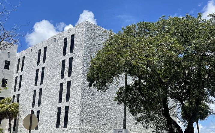 Pictures of Office property located at 3700 Washington St, Hollywood, FL 33021 for lease - image #1