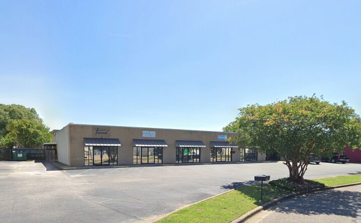 Pictures of Retail property located at 702 Commerce Ct, Prattville, AL 36066 for lease - image #1