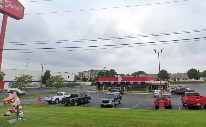 Pictures of Retail, Restaurant property located at 8201 Claude-Thomas Rd, Franklin, OH 45005 for lease - image #1