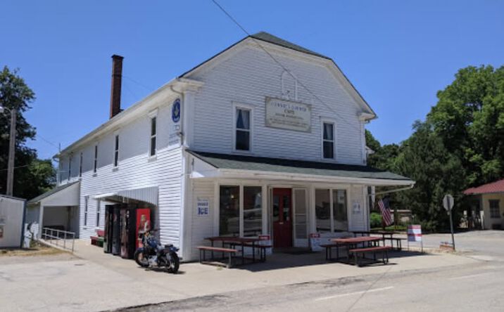 Pictures of Restaurant property located at 5701 SW Douglas Rd, Topeka, KS 66610 for lease - image #1