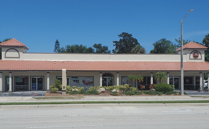Pictures of Retail, Office, Special Purpose property located at 701 Ridgewood Avenue B C, Holly Hill, FL 32117 for lease - image #1