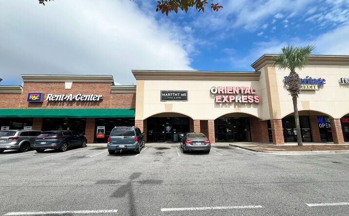 Pictures of Retail, Restaurant property located at 3752 Ashley Phosphate Road # 3752, North Charleston, SC 29420 for lease - image #1