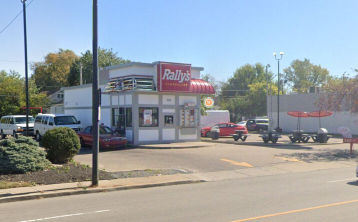 Pictures of Retail, Restaurant property located at 2122 S Limestone St, Springfield, OH 45505 for lease - image #1