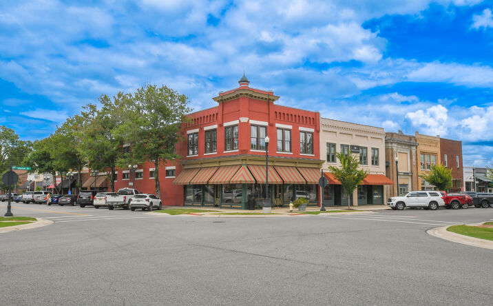 Pictures of Office property located at 122 Market St W, Athens, AL 35611 for lease - image #1