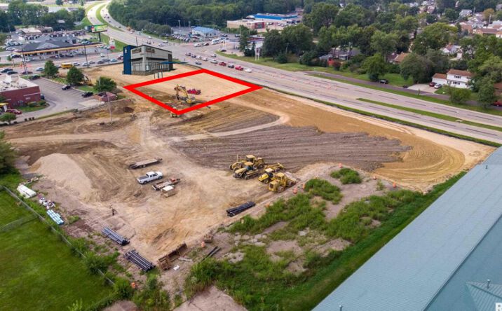 Pictures of Land property located at 1101 W War Memorial Dr, Peoria, IL 61604 for lease - image #1