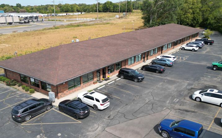 Pictures of Retail, Office property located at 1300 Cincinnati Dayton Rd, Middletown, OH 45044 for lease - image #1