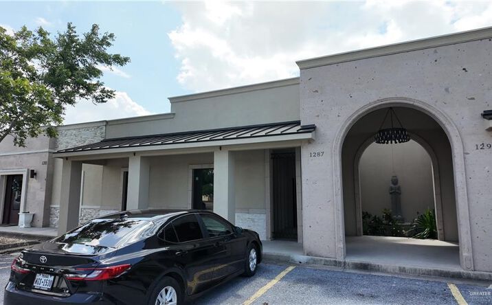 Pictures of Land property located at 1287 Stuart Place Road # 1287, Harlingen, TX 78552 for lease - image #1