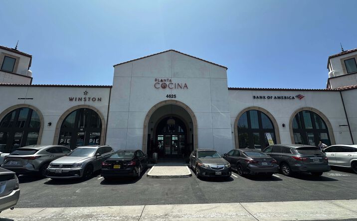 Pictures of Retail property located at 4625 Admiralty Way, Marina del Rey, CA 90292 for lease - image #1