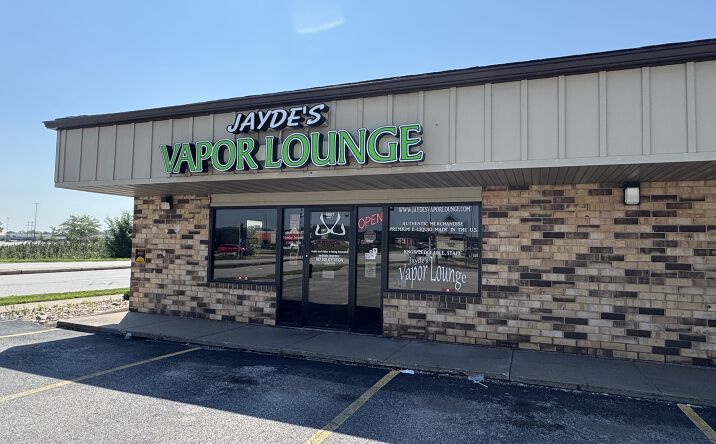 Pictures of Retail property located at 4601 16th St, Moline, IL 61265 for lease - image #1