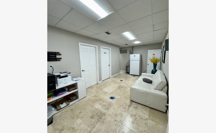 Pictures of Office property located at 1936 W M.L.K. Jr Blvd, Tampa, FL 33607 for lease - image #1