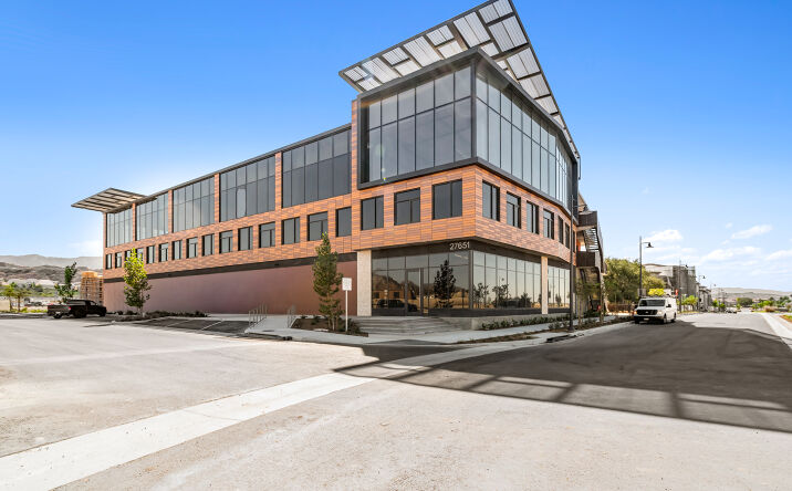 Pictures of Office property located at 27651 Lincoln Pl, Santa Clarita, CA 91387 for lease - image #1