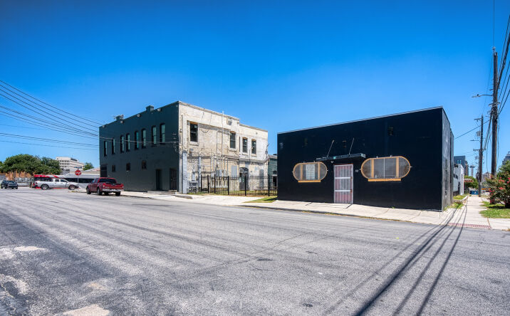 Pictures of Retail, Office, Restaurant property located at 110 Warren St, San Antonio, TX 78212 for lease - image #1