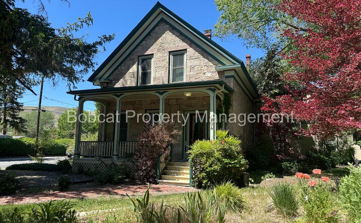 Pictures of Office property located at 550 W Musser St, Carson City, NV 89703 for lease - image #1