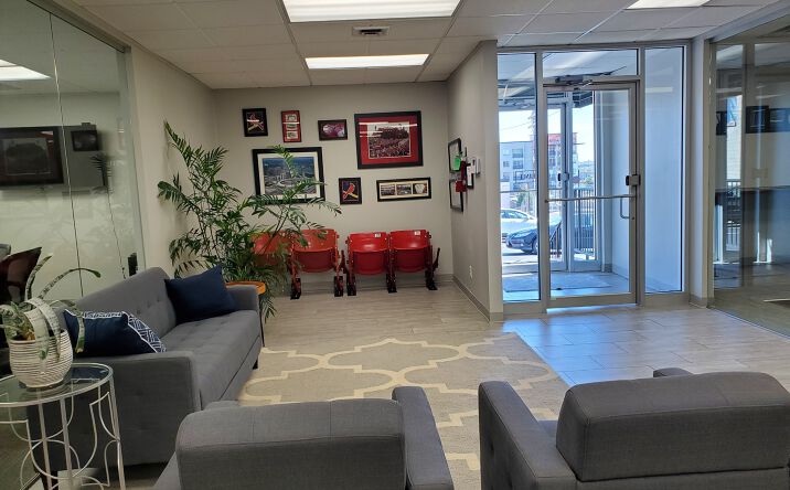 Pictures of Office property located at 1118 Hampton Ave, St. Louis, MO 63139 for lease - image #1