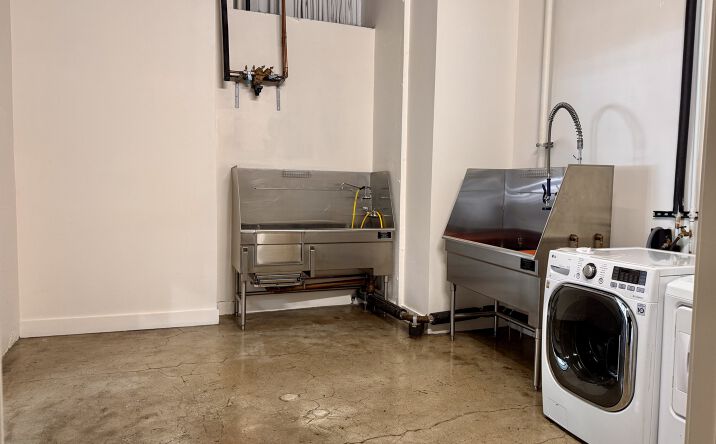 Pictures of Retail property located at 217 E 8th St, Los Angeles, CA 90014 for lease - image #1