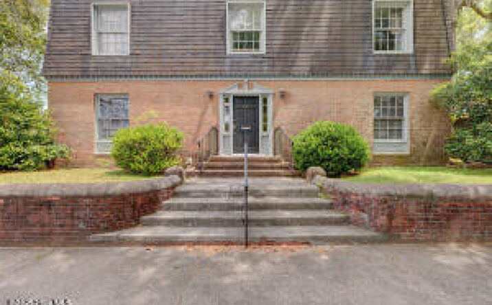 Pictures of Retail property located at 101 S 3rd St, Wilmington, NC 28401 for lease - image #1