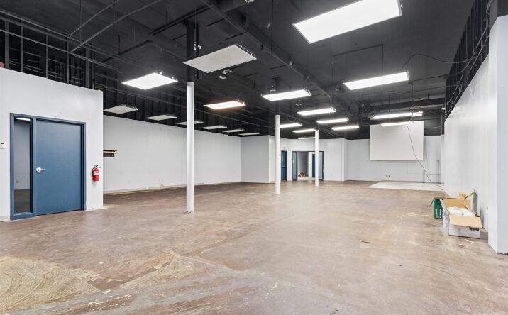 Pictures of Retail, Office, Special Purpose property located at 315 Jefferson St, Burlington, IA 52601 for lease - image #1