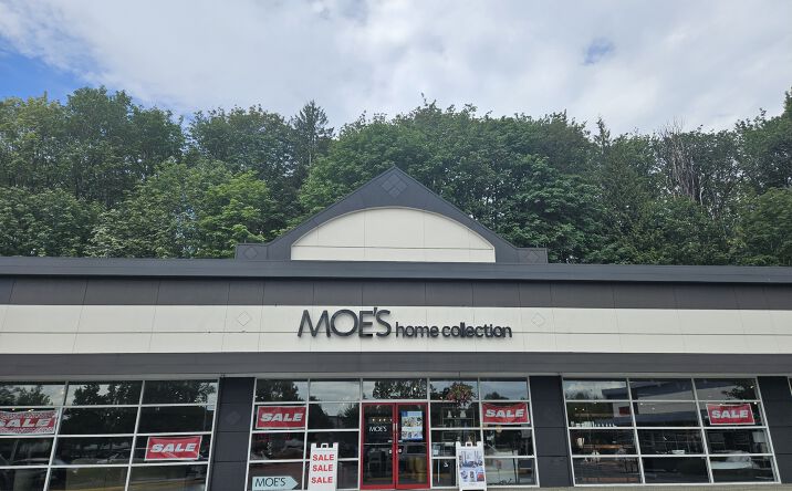 Pictures of Retail property located at 16875 Southcenter Pkwy, Tukwila, WA 98188 for lease - image #1