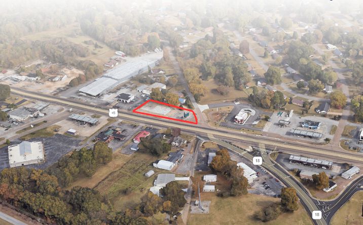 Pictures of Retail, Special Purpose property located at 1966 S Highland Ave, Jackson, TN 38301 for lease - image #1