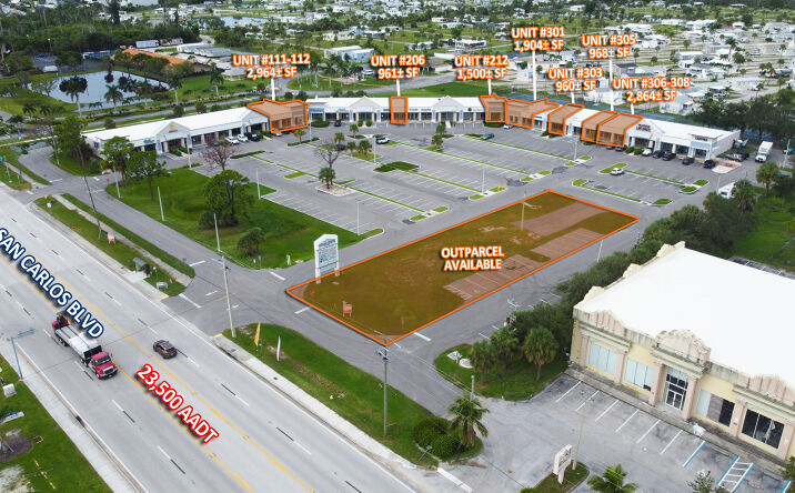 Pictures of Retail property located at 17260-17284 San Carlos Blvd, Fort Myers Beach, FL 33931 for lease - image #1