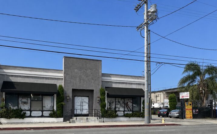 Pictures of Industrial property located at 18215 Parthenia St, Los Angeles, CA 91325 for lease - image #1