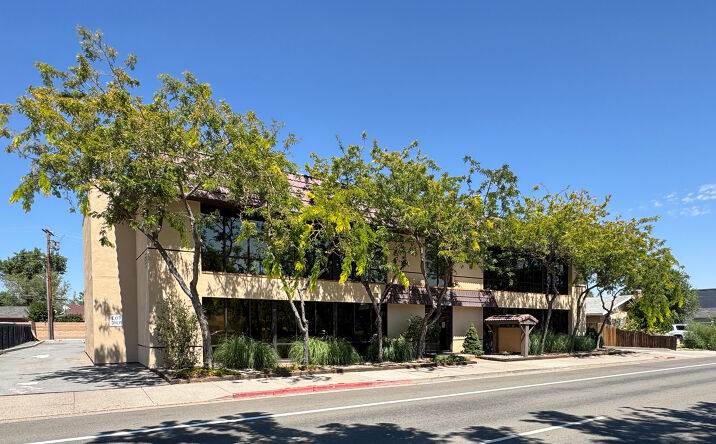 Pictures of Office property located at 535 E Plumb Ln, Reno, NV 89502 for lease - image #1