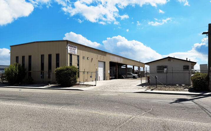 Pictures of Industrial property located at 161 Quantico Ave, Bakersfield, CA 93307 for lease - image #1