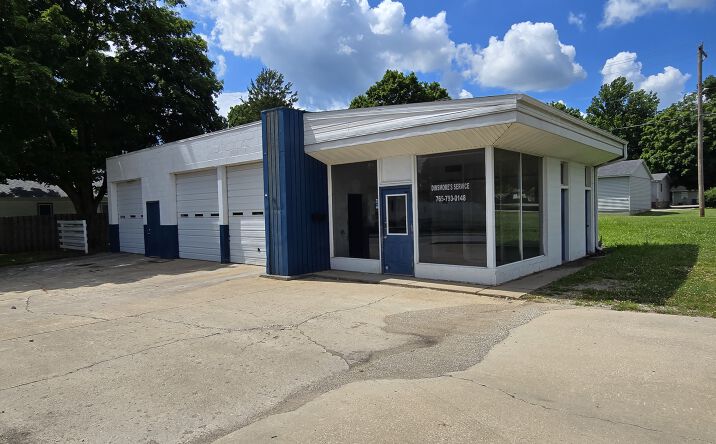 Pictures of Industrial, Retail, Office property located at 1015 Liberty St, Covington, IN 47932 for lease - image #1