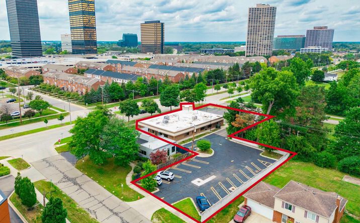 Pictures of Office property located at 25354 Evergreen Rd, Southfield, MI 48075 for lease - image #1
