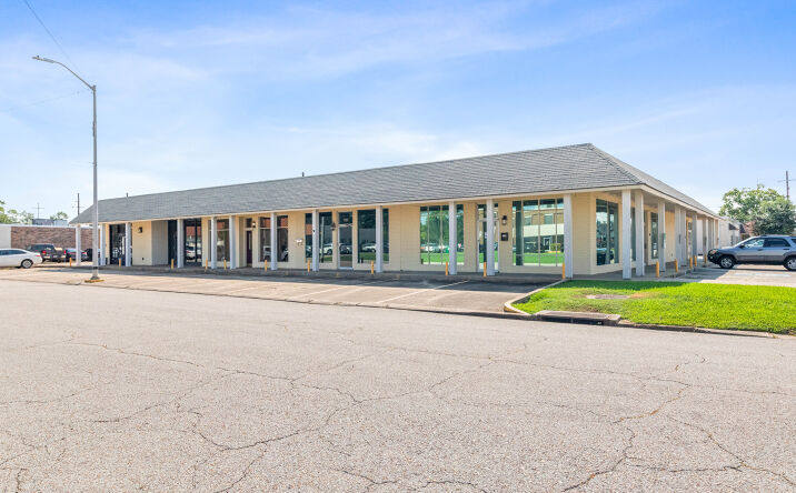 Pictures of Retail, Office property located at 919 Harding St, Lafayette, LA 70503 for lease - image #1